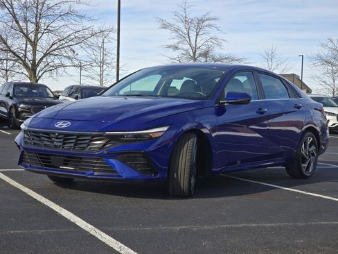 Used 2024 Hyundai Elantra Limited image 14