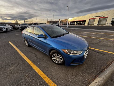 Used 2018 Hyundai Elantra SE w/ Cargo Package image 1