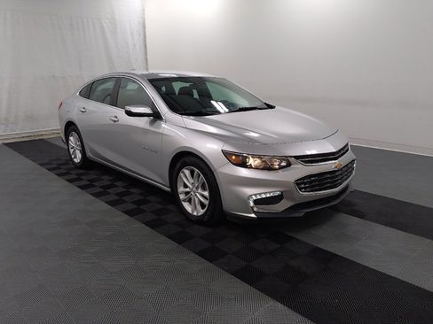 Used 2018 Chevrolet Malibu LT FWD image 13