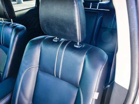 Used 2018 Mitsubishi Outlander 4WD Plug-In Hybrid image 26