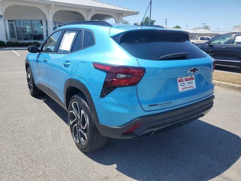Certified 2025 Chevrolet Trax RS w/ Driver Confidence Package FWD image 3