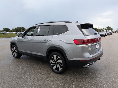 Used 2026 Volkswagen Atlas SE FWD image 6