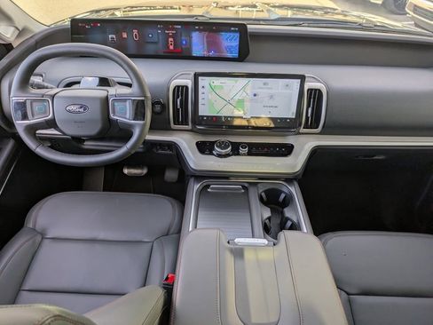 New 2025 Ford Expedition Active image 17