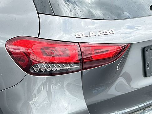 Used 2022 Mercedes-Benz GLA 250 4MATIC image 10