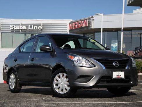 Used 2016 Nissan Versa S FWD image 1
