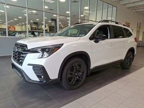 Certified 2025 Subaru Ascent Bronze Edition AWD/4WD image 3