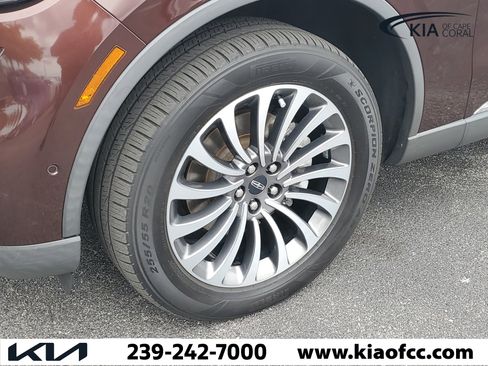 Used 2020 Lincoln Aviator Reserve w/ Elements Package Plus AWD/4WD image 7