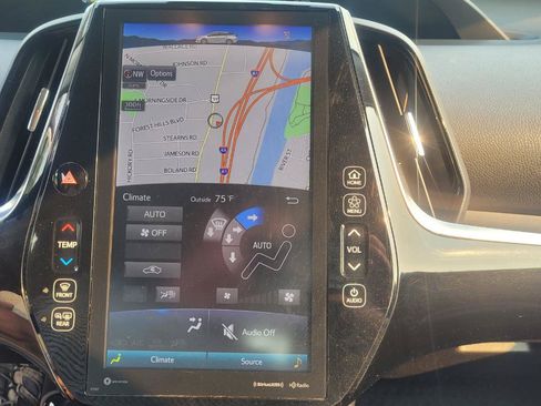 Used 2022 Toyota Prius Prime XLE FWD image 18