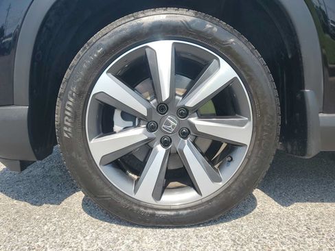 Used 2024 Honda Pilot Touring image 11