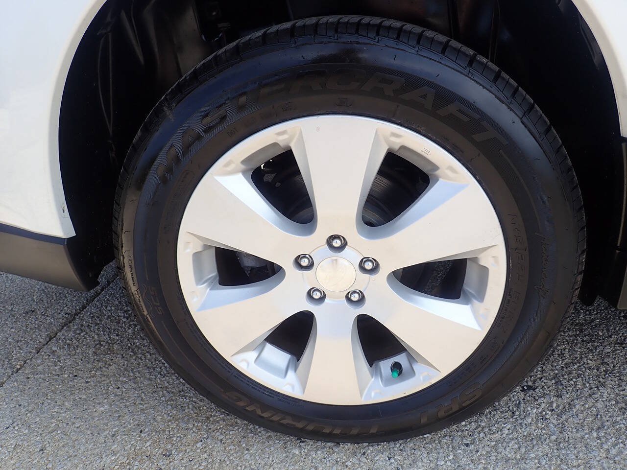 Used 2011 Subaru Outback 2.5i Premium w/ All-Weather Pkg AWD/4WD image 31