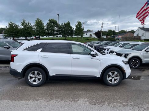 Used 2023 Kia Sorento LX FWD image 1