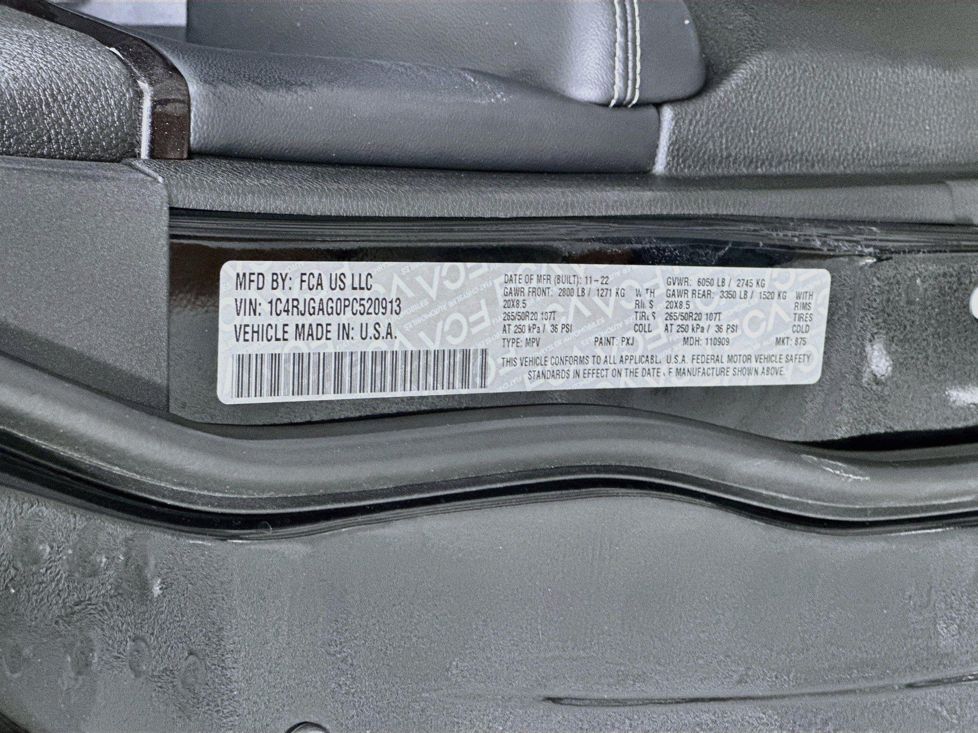 Used 2023 Jeep Grand Cherokee Altitude RWD image 12