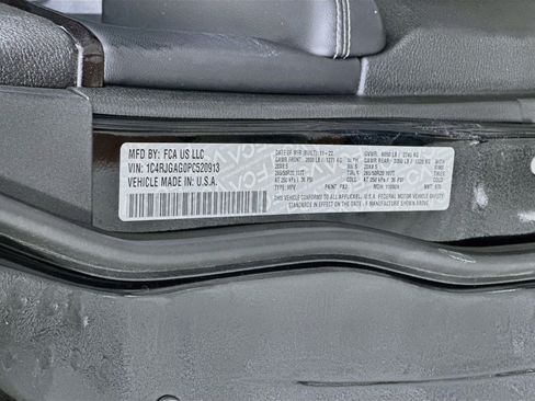 Used 2023 Jeep Grand Cherokee Altitude RWD image 12