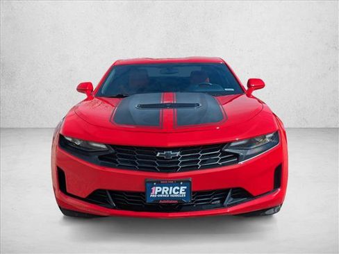 Used 2021 Chevrolet Camaro LT w/ Technology Package RWD image 2