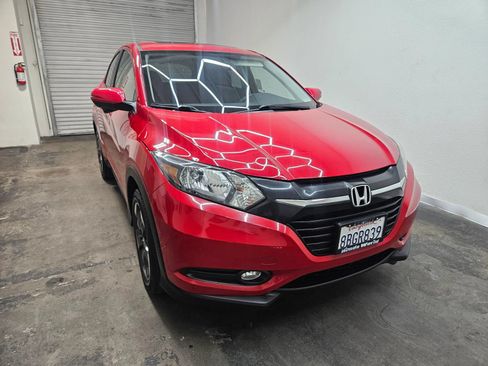 Used 2018 Honda HR-V EX image 2