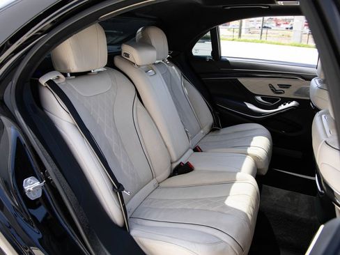 Used 2020 Mercedes-Benz S 560 Sedan image 32