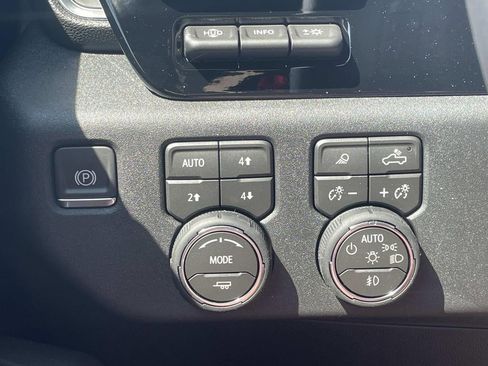 New 2026 Chevrolet Silverado 1500 High Country AWD/4WD image 31