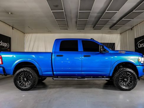 Used 2022 RAM 3500 Tradesman w/ Chrome Appearance Group AWD/4WD image 6