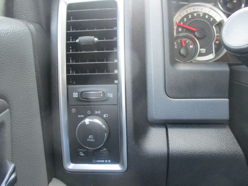 Used 2018 RAM 1500 Big Horn AWD/4WD image 19