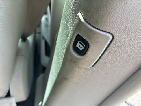 Used 2009 Dodge Grand Caravan SXT FWD image 9