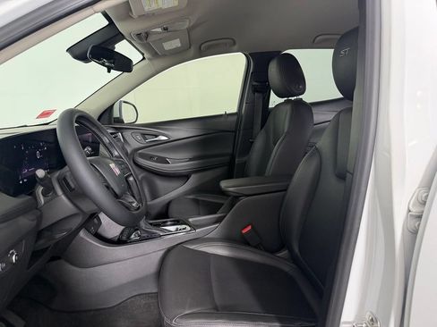Used 2024 Buick Encore GX Sport Touring AWD/4WD image 21