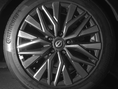 Used 2025 Nissan Altima 2.5 SV FWD image 15
