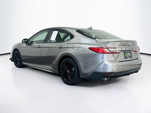 Used 2025 Toyota Camry SE FWD image 5