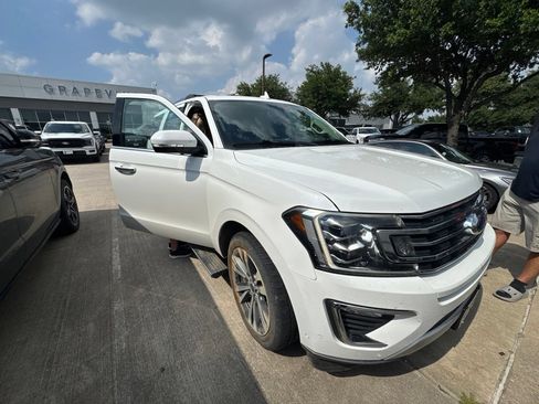 Used 2020 Ford Expedition Max Limited w/ Equipment Group 302A RWD image 2