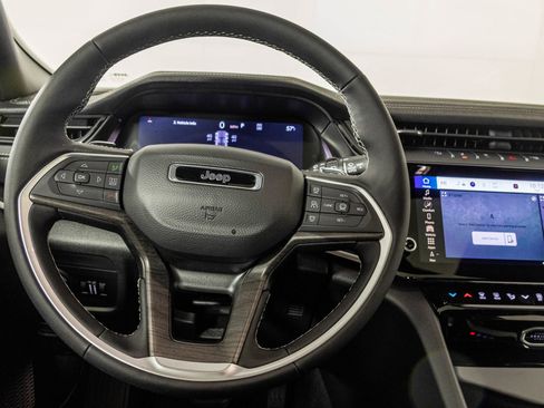 New 2026 Jeep Grand Cherokee Altitude image 28