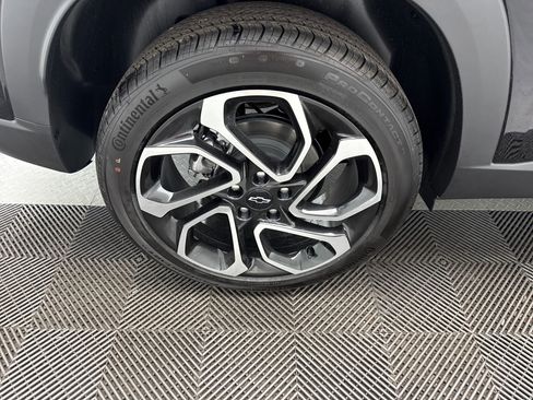 New 2025 Chevrolet Trax RS image 11