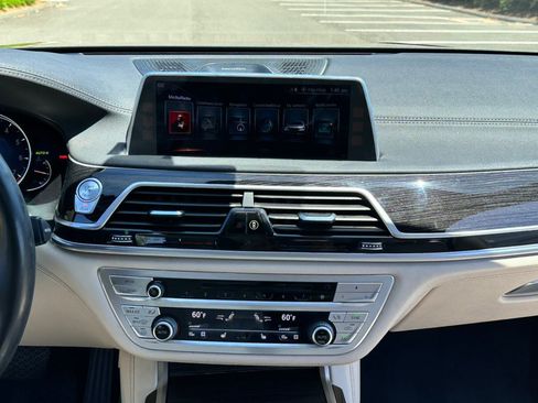 Used 2016 BMW 750i xDrive AWD/4WD image 35