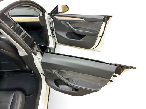 Certified 2023 Tesla Model Y AWD image 12