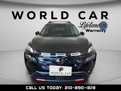 Used 2025 Nissan Rogue SV AWD/4WD image 4