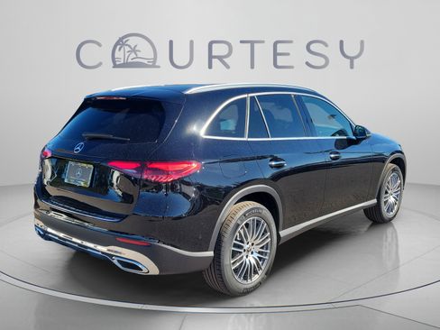 Certified 2026 Mercedes-Benz GLC 300 image 4