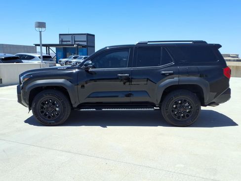 Used 2025 Toyota 4Runner TRD Off-Road Premium AWD/4WD image 3