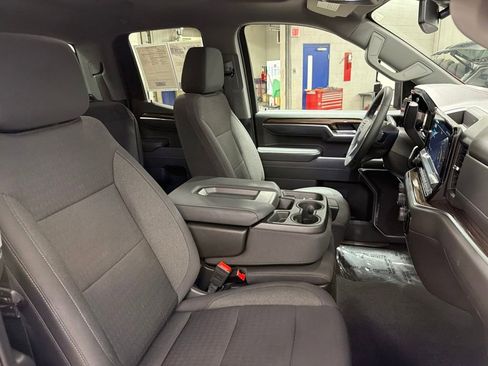 Used 2025 Chevrolet Silverado 1500 RST AWD/4WD image 9