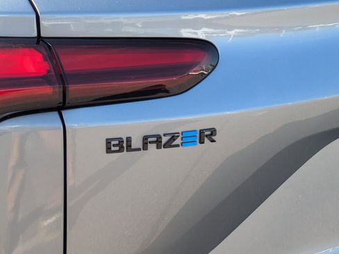 Used 2026 Chevrolet Blazer EV LT w/ Midnight/Sport Edition FWD image 27