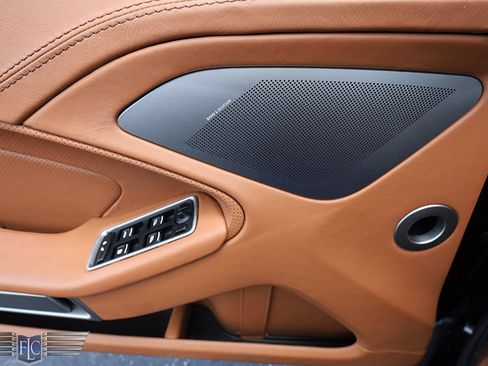Used 2016 Aston Martin Vanquish Volante RWD image 28
