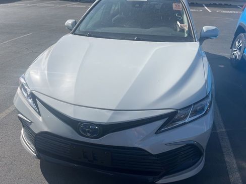 Used 2023 Toyota Camry LE image 2