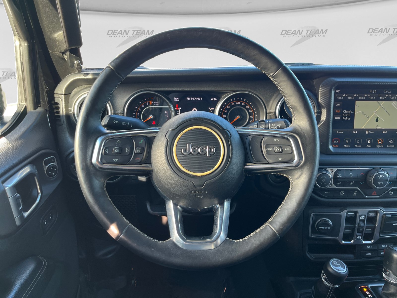 Used 2018 Jeep Wrangler Unlimited Sahara w/ Dual Top Group AWD/4WD image 12