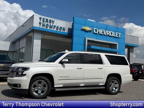Used 2017 Chevrolet Suburban LT w/ LT Signature Package AWD/4WD image 1