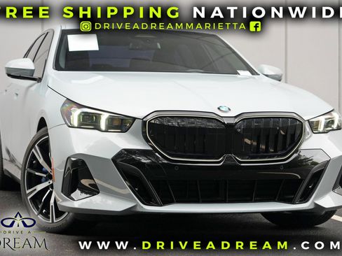 Used 2024 BMW 530i w/ M Sport Package RWD image 2