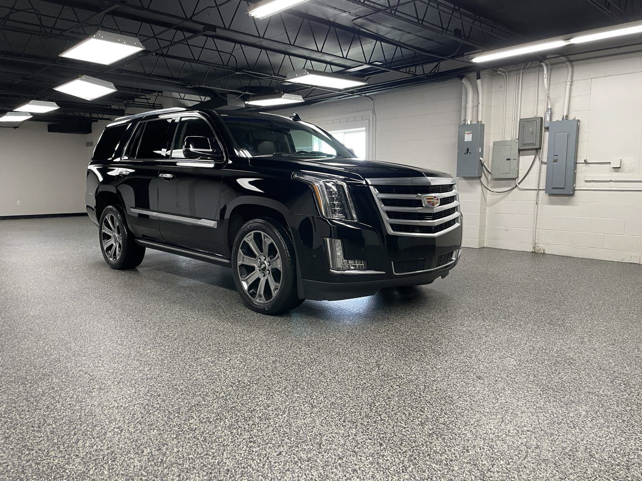 Used 2019 Cadillac Escalade Premium Luxury AWD/4WD image 5