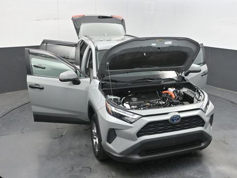 Used 2022 Toyota RAV4 XLE AWD/4WD image 39