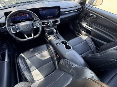 Used 2025 Ford Mustang Premium RWD image 13