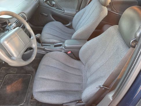 Used 2002 Chevrolet Cavalier Sedan FWD image 5