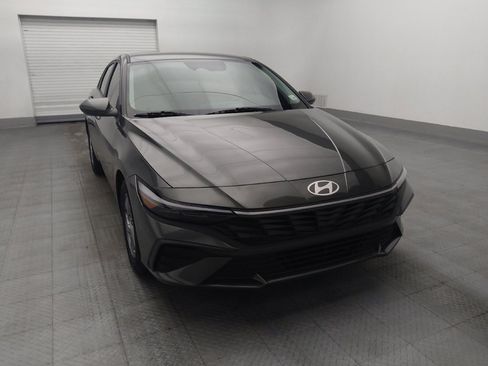 Used 2025 Hyundai Elantra SE FWD image 14