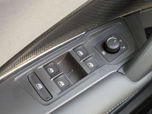 New 2026 Volkswagen Tiguan SE R-Line FWD image 25