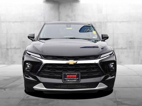 Used 2025 Chevrolet Blazer LT AWD/4WD image 4