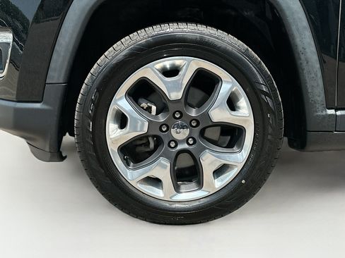 Used 2019 Jeep Compass Limited AWD/4WD image 11